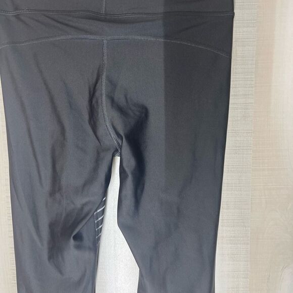 Under Armour‎ grey compression leggings, size medium - Picture 12 of 15